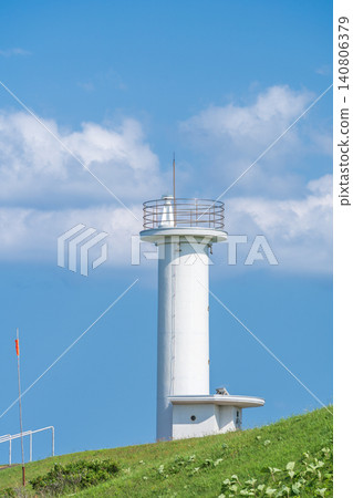 位於青森縣小毛渡海岸的一座小型燈塔：海城燈塔 140806379