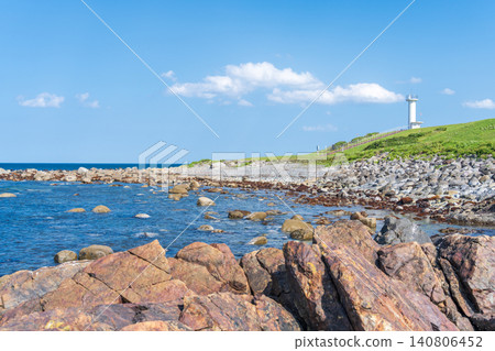 A small lighthouse standing on the Kobunato coast in Aomori Prefecture: Kaijo Lighthouse A small lighthouse standing on the Kobunato coast in Aomori Prefecture: Kaijo Lighthouse 140806452