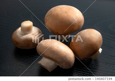 Brown mushroom Brown mushroom 140807194