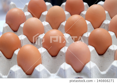 freshs eggs on the tray ready for cooking freshs eggs on the tray ready for cooking 140808271