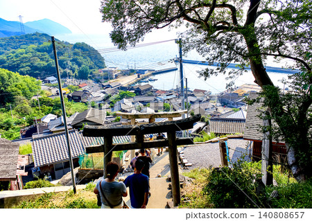 [Kagawa] Summer on Ogijima Island: A view of the townscape from Toyotamahime Shrine 140808657