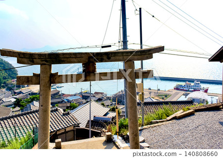 【香川】荻島之夏:豐玉姬神社鳥居與瀨戶內海 【香川】荻島之夏:豐玉姬神社鳥居與瀨戶內海 140808660
