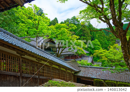 View of the Daikuin area from the Hatto (main hall) of Eihei-ji Temple. View of the Daikuin area from the Hatto (main hall) of Eihei-ji Temple. 140813042