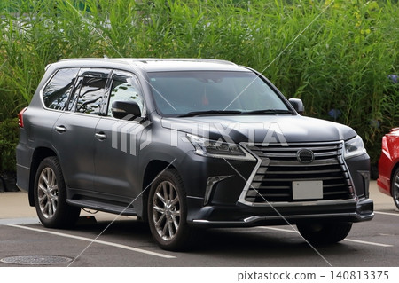 Domestically produced luxury SUVs 140813375