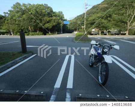 騎摩托車的風景 140813688
