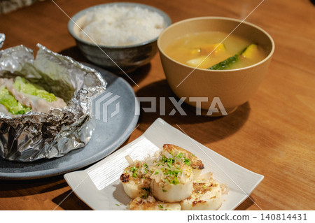 Healthy Japanese-style dinner set 140814431