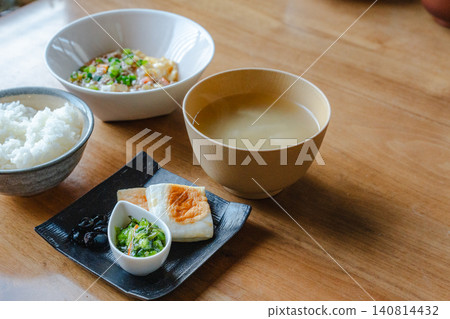 在家享用日式早餐 140814432