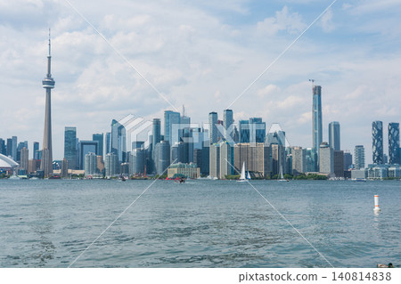 從多倫多島看到的多倫多城市景觀 從多倫多島看到的多倫多城市景觀 140814838