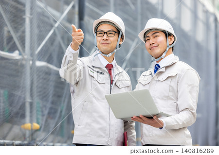 在建築工地工作的人 140816289
