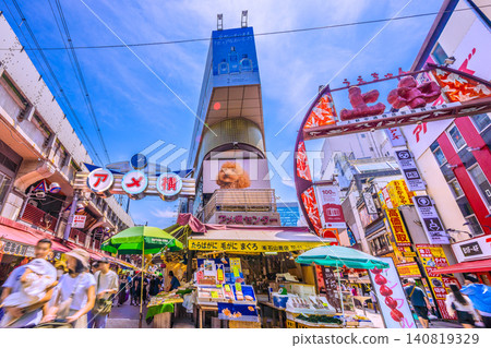 6月13日,東京城市景觀。入境旅遊仍在繼續…展現了熙熙攘攘的阿美橫町及其他地區的景象。 6月13日,東京城市景觀。入境旅遊仍在繼續…展現了熙熙攘攘的阿美橫町及其他地區的景象。 140819329