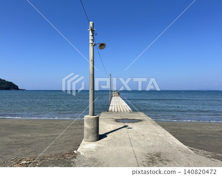 碼頭繼續大海 碼頭繼續大海 140820472