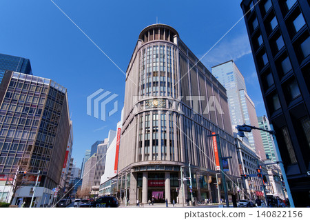 Mitsukoshi Main Store and the blue sky from the Nihonbashi North Intersection Mitsukoshi Main Store and the blue sky from the Nihonbashi North Intersection 140822156
