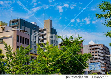 【京都風景】堀川街道沿線的天空與建築物(從堀川丸太町到堀川今出川) 【京都風景】堀川街道沿線的天空與建築物(從堀川丸太町到堀川今出川) 140822566