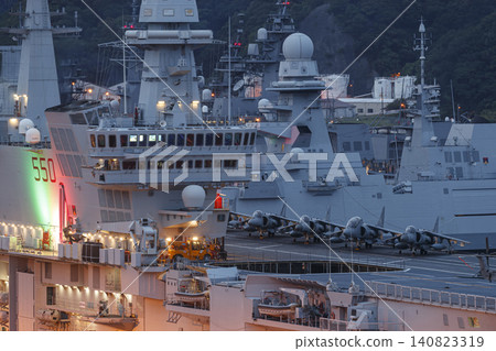 Italian Navy Aircraft Carrier (Light Aircraft Carrier) "Cavour (C550)" 140823319