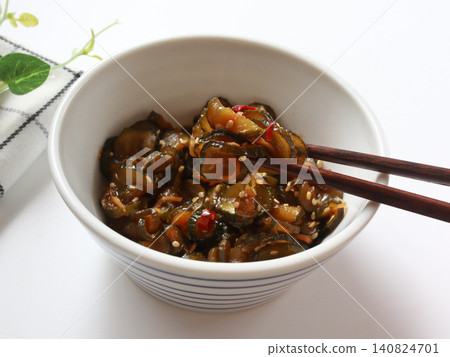 黃瓜佃煮和筷子 黃瓜佃煮和筷子 140824701