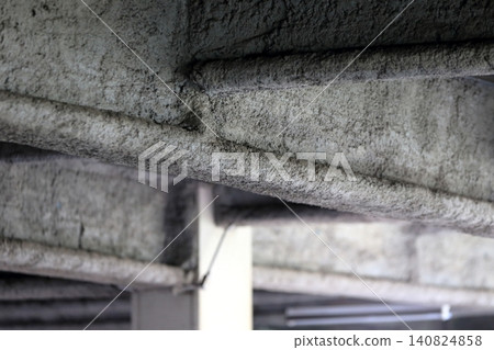 Fireproof coating on steel frame Fireproof coating on steel frame 140824858