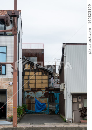 日本岡山縣玉野市古老而美麗的建築 日本岡山縣玉野市古老而美麗的建築 140825109