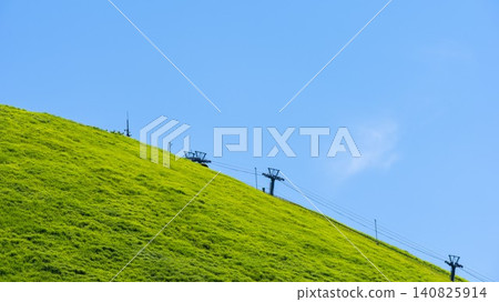 新鮮綠色的大室山 140825914