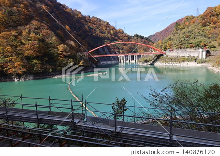 Kurobe Canyon of autumn leaves Kurobe Canyon of autumn leaves 140826120