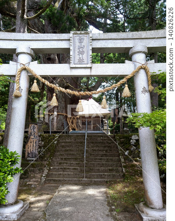 Hakusan Shrine where a large cedar tree in Mushikawa, Joetsu City, Niigata Prefecture is enshrined Hakusan Shrine where a large cedar tree in Mushikawa, Joetsu City, Niigata Prefecture is enshrined 140826226