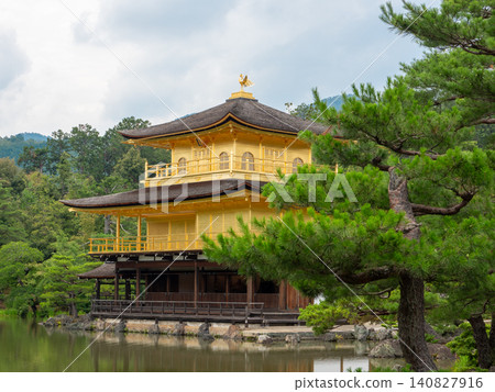 The beautiful scenery of Kinkaku-ji Temple in early summer The beautiful scenery of Kinkaku-ji Temple in early summer 140827916