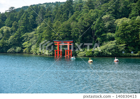 The hugely popular Hakone Shrine viewed from Lake Ashi 140830413