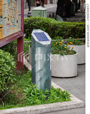 Solar pole light with solar panel Solar pole light with solar panel 140830857