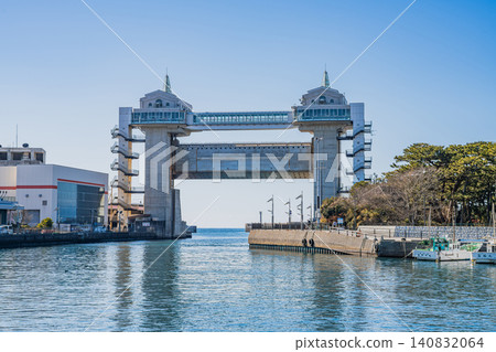 View of the large observation sluice gate "Viewo" at Numazu Port in Numazu City, Shizuoka Prefecture. 140832064
