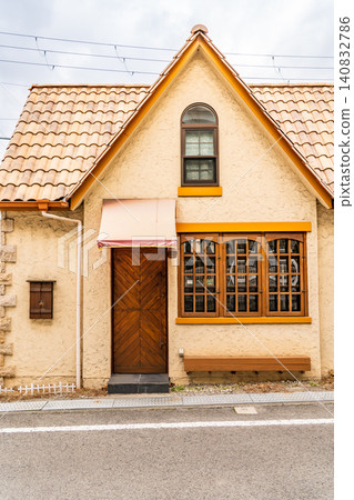 Maple Tree (a cafe known for its delicious waffles) is located in a residential area of Minami-Tadei-cho, Sakai City. Maple Tree (a cafe known for its delicious waffles) is located in a residential area of Minami-Tadei-cho, Sakai City. 140832786