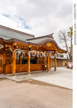 堺三國丘法知外神社(俗稱法知外神社)參拜堂:以辟邪、避災、辟邪而聞名,尤其以祈求熊野朝聖之旅平安而著稱。 堺三國丘法知外神社(俗稱法知外神社)參拜堂:以辟邪、避災、辟邪而聞名,尤其以祈求熊野朝聖之旅平安而著稱。 140832795