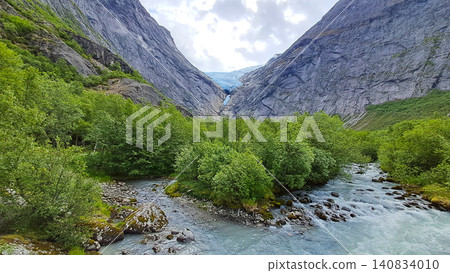 Jostedalsbreen, one of the largest glaciers in Norway. It is located between the Sognefjord and Nordfjord fjords 140834010