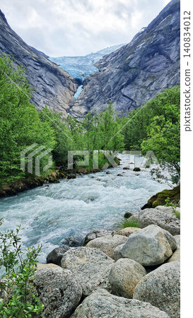 Jostedalsbreen, one of the largest glaciers in Norway. It is located between the Sognefjord and Nordfjord fjords Jostedalsbreen, one of the largest glaciers in Norway. It is located between the Sognefjord and Nordfjord fjords 140834012