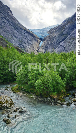 Jostedalsbreen, one of the largest glaciers in Norway. It is located between the Sognefjord and Nordfjord fjords Jostedalsbreen, one of the largest glaciers in Norway. It is located between the Sognefjord and Nordfjord fjords 140834026