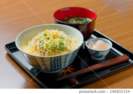 Cheese Beef Bowl Set Meal 140835154