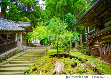 View of the Kasamatsu-kaku and Shido-den from the grounds of Eihei-ji Temple. View of the Kasamatsu-kaku and Shido-den from the grounds of Eihei-ji Temple. 140836007