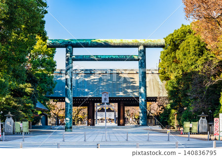 東京靖國神社:第二鳥居與正門 東京靖國神社:第二鳥居與正門 140836795