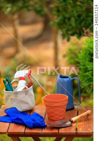 園藝用品和花盆:園藝圖片 園藝用品和花盆:園藝圖片 140837114