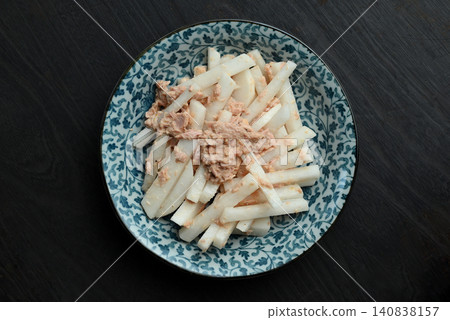 Radish tuna salad 140838157