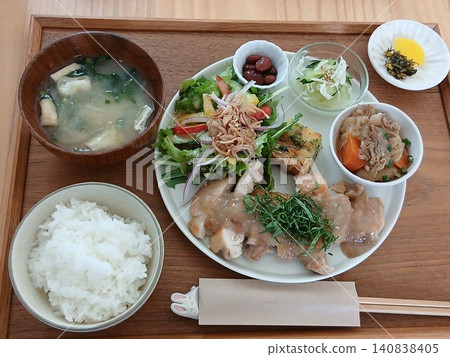 Plum and grated radish chicken, vegetables, quiche, meat and potato stew, and miso soup Plum and grated radish chicken, vegetables, quiche, meat and potato stew, and miso soup 140838405