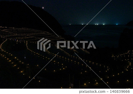 Lanterned rice terrace Lanterned rice terrace 140839666