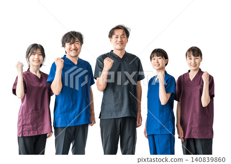 身穿手術服的醫生、護理人員和脊椎按摩師(揮拳、盡力而為、充滿幹勁) 身穿手術服的醫生、護理人員和脊椎按摩師(揮拳、盡力而為、充滿幹勁) 140839860