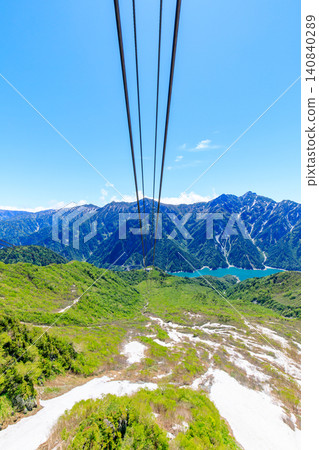 View from the Daikanbo Ropeway in early summer: Tateyama Kurobe Alpine Route, Tateyama Town, Toyama Prefecture View from the Daikanbo Ropeway in early summer: Tateyama Kurobe Alpine Route, Tateyama Town, Toyama Prefecture 140840289