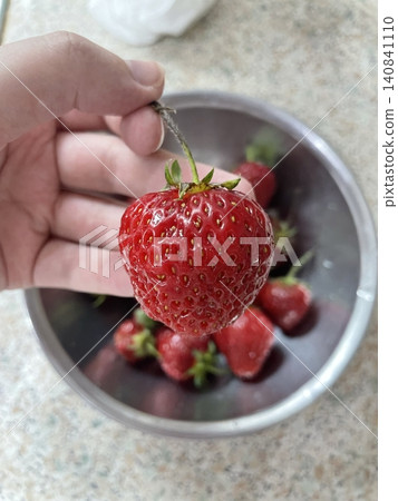 Fresh, juicy strawberries with a vibrant red color and sweet, slightly tangy flavor. Perfect for snacking, adding to desserts, smoothies, or salads, they bring a burst of natural sweetness to any dish Fresh, juicy strawberries with a vibrant red color and sweet, slightly tangy flavor. Perfect for snacking, adding to desserts, smoothies, or salads, they bring a burst of natural sweetness to any dish 140841110