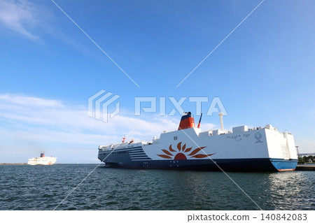 Ibaraki, Oarai: The Sunflower Furano departing from Oarai Port and the Sunflower Pirika docked at the port. Ibaraki, Oarai: The Sunflower Furano departing from Oarai Port and the Sunflower Pirika docked at the port. 140842083