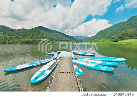 [Okutsu Lake] Kagamino Town, Tomata District, Okayama Prefecture 140842449