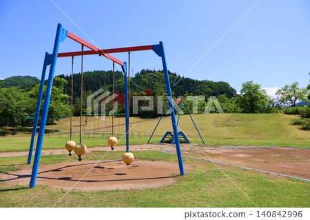 彩虹湖公園的遊樂場設施 140842996