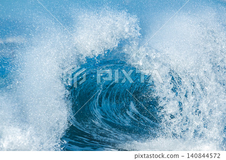 Shonan Kugenuma Beach: Artistic waves created by backwash Shonan Kugenuma Beach: Artistic waves created by backwash 140844572
