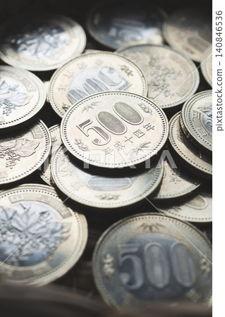 500 yen coin 500 yen coin 140846536