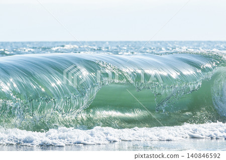 The beauty of wave formations at Kugenuma Beach in Shonan 140846592