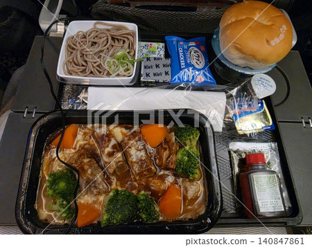 新加坡航空機上餐食 新加坡航空機上餐食 140847861